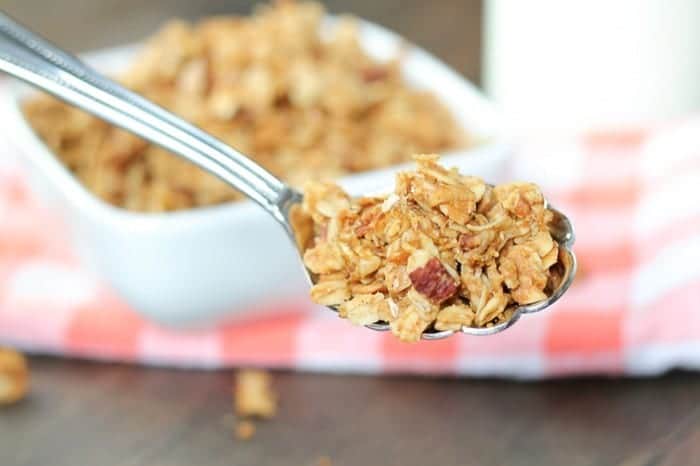 This crunchy pumpkin granola with pecans is the perfect way to start a fall morning! It's delicious in a bowl with milk or on top of Greek yogurt.