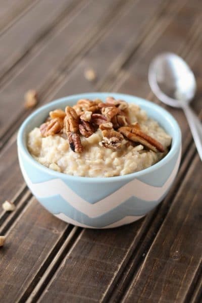 Start the day with this delicious banana pecan oatmeal for two! It contains no refined sugar!