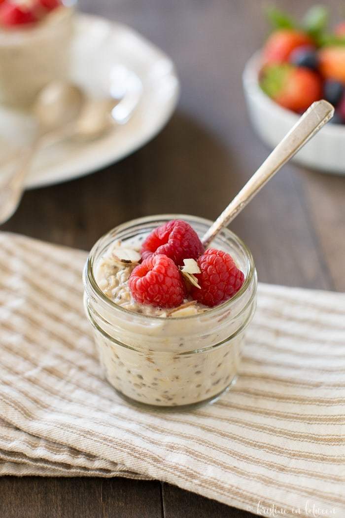 Delicious, quick, and easy vanilla overnight oats (in the refrigerator!). Made with oats, almond milk, chia seeds, and 100% maple syrup! Whole food and whole grain!
