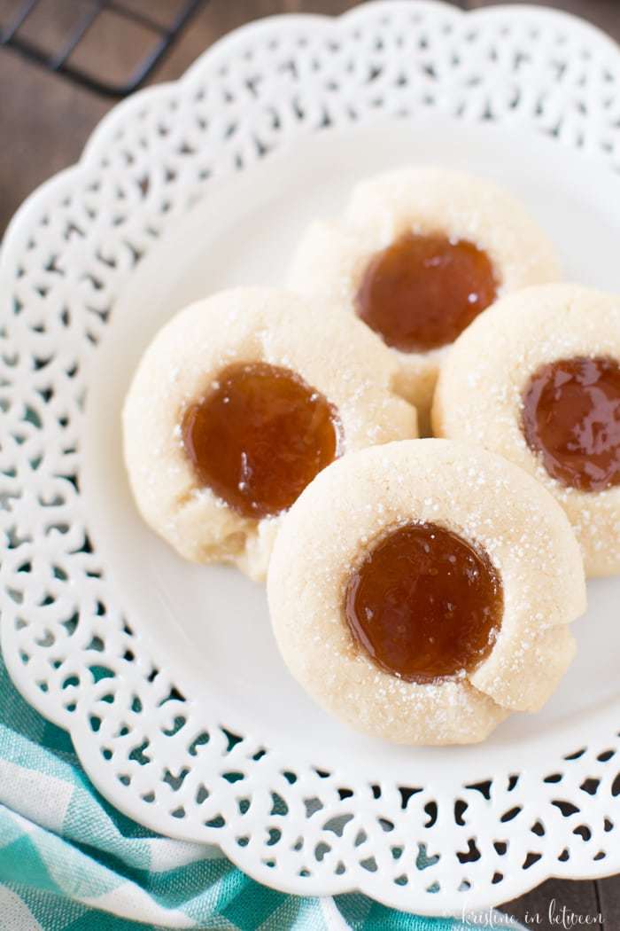 Make these sweet and crunchy strawberry thumbprint cookies this Christmas!