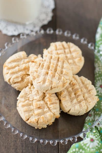 These simple coconut flour shortbread cookies are grain-free, gluten-free, and whole food! Yummy!