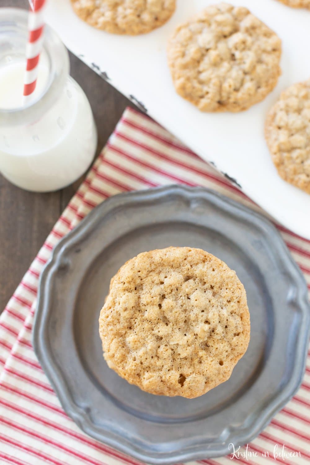 Thin, crispy, chewy, sweet, spicy. That’s how I’d describe these old fashioned oatmeal cookies. They’re pretty much everything you’d expect from a plain oatmeal cookie!