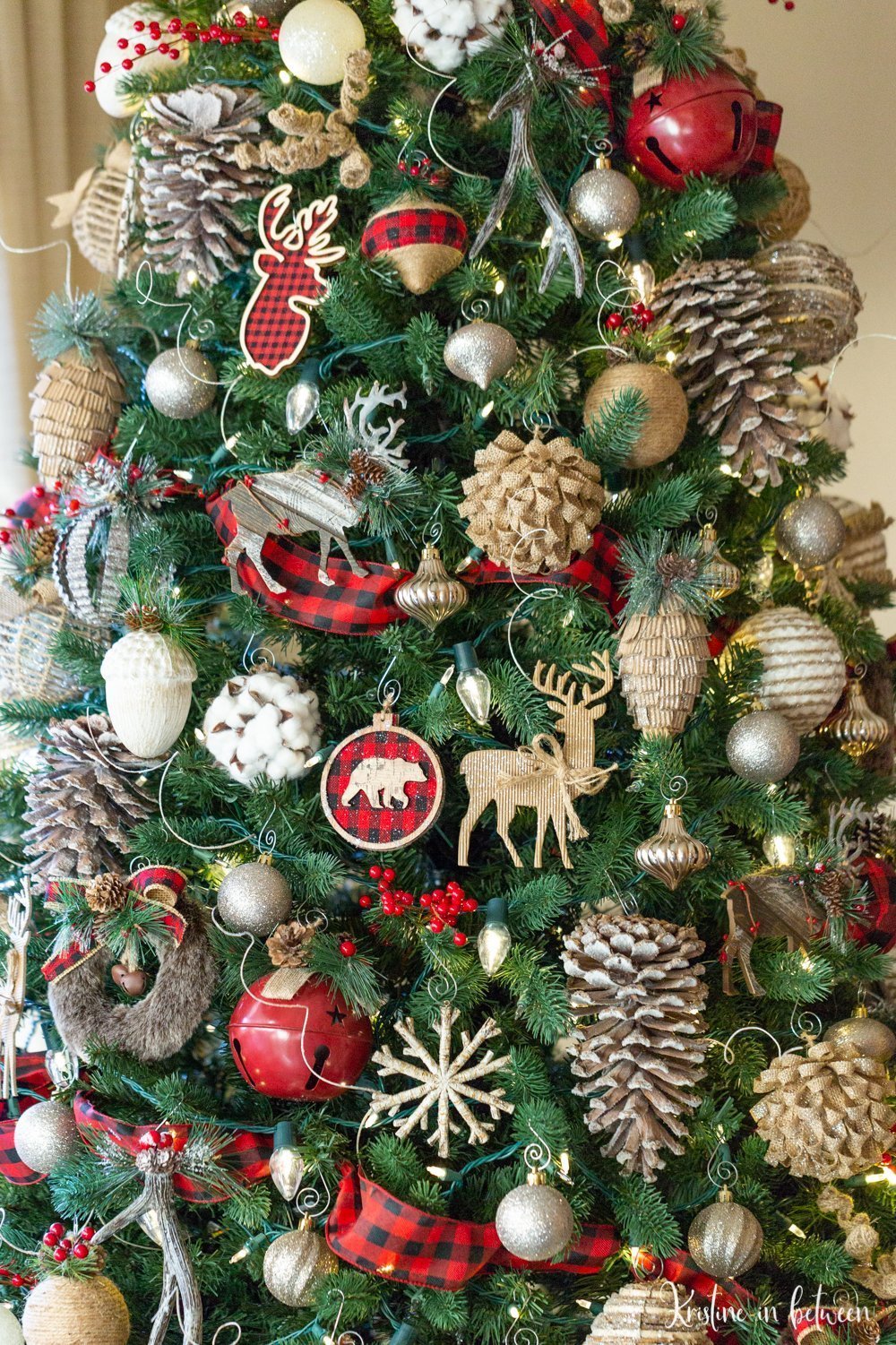How to recycle your Christmas ornaments year after year for a whole new look! Gorgeous buffalo check and reds for this year!